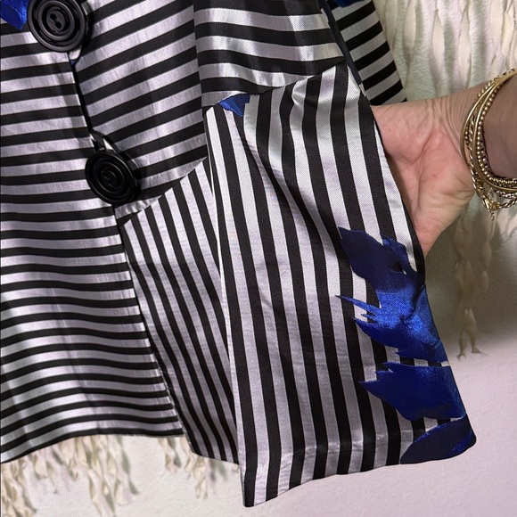 IC by Connie K Striped Floral Jacket in Silver Black and Bright Blue L - Picture 7 of 11